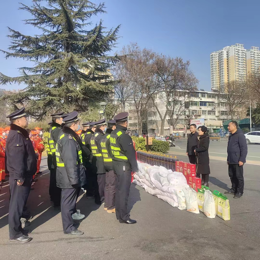 区人大常委会领导开展春节前走访慰...